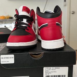 Air Jordan 1 Mid